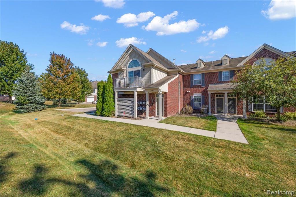 Fox Run Cir, Warren, MI 48092