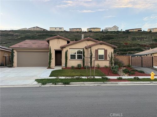 2690 Santa Fiora Dr, Corona, CA, 92882-8080 | Card Image