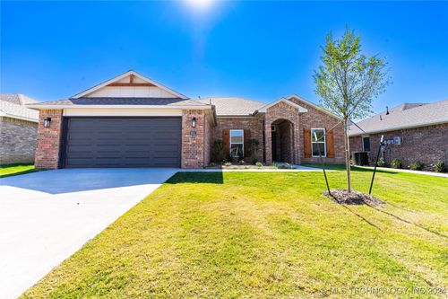 5021 E Galveston Ct, Broken Arrow, OK, 74014-2354 | Card Image