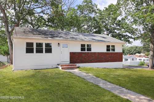 400 Surf Ave, Beachwood, NJ, 08722-2604 | Card Image