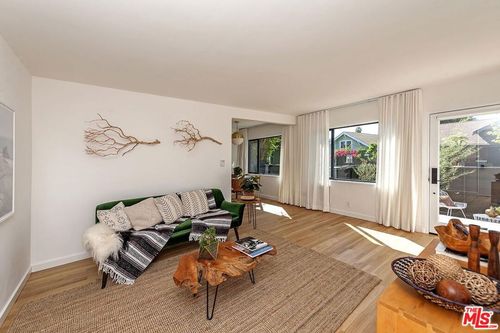 1964 N Vista Del Mar Ave, LOS ANGELES, CA, 90068-4005 | Card Image