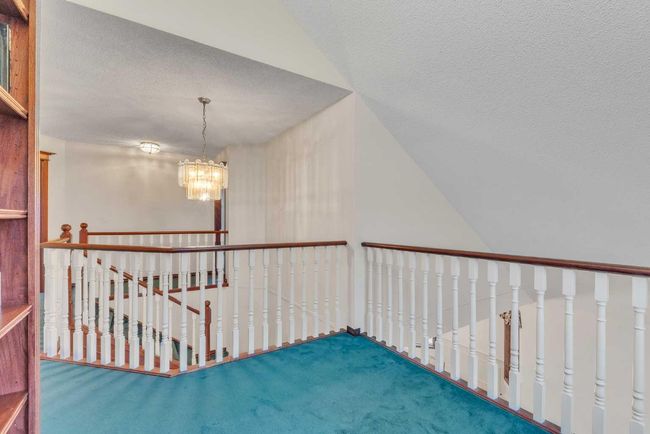 121 Patterson Mount Sw, House other with 5 bedrooms, 4 bathrooms and 4 parking in Calgary AB | Image 30