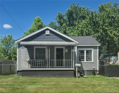 822 Crawford St, Flint, MI, 48507-2463 | Card Image