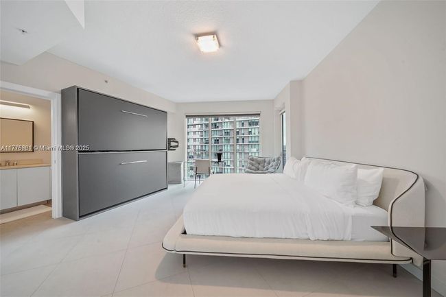 APT-2600 - 60 Sw 13 Th St, Condo with 3 bedrooms, 4 bathrooms and null parking in Miami FL | Image 12