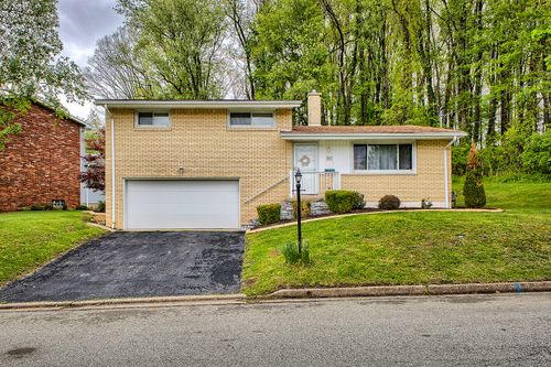 56 Meadowbrook Ave, Greensburg, PA, 15601-1759 | Card Image