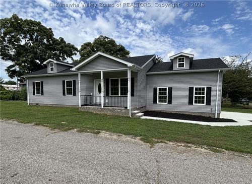 747 Drew St, Saint Albans, WV, 25177-3009 | Card Image