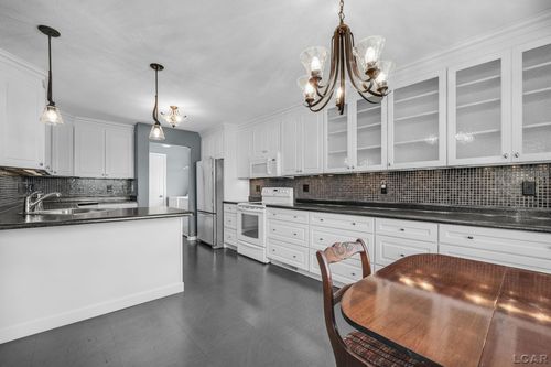 187 W Brooke Ln, Blissfield, MI, 49228-8601 | Card Image