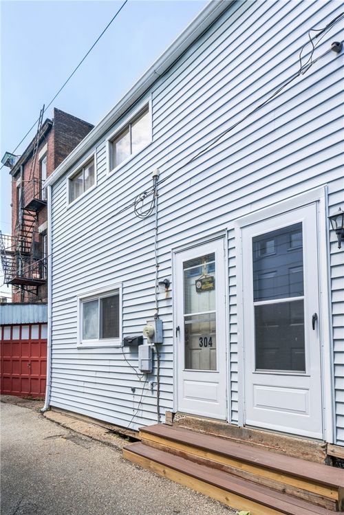 304 Pilgrim Way, Sharpsburg, PA, 15215-2119 | Card Image
