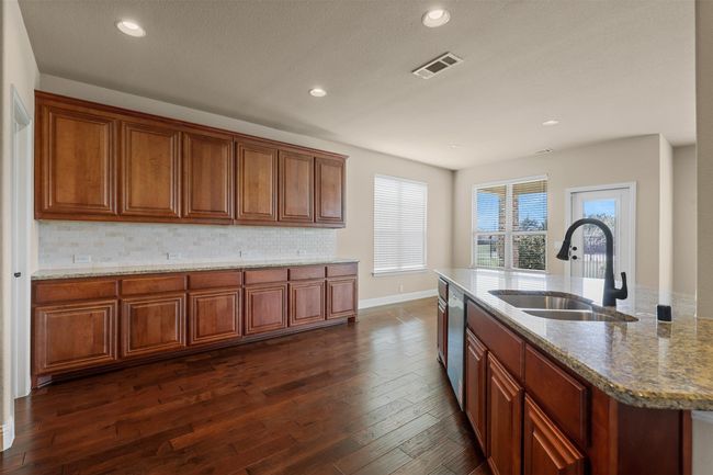 1305 Greenrock Ct, House other with 4 bedrooms, 3 bathrooms and null parking in Midlothian TX | Image 16