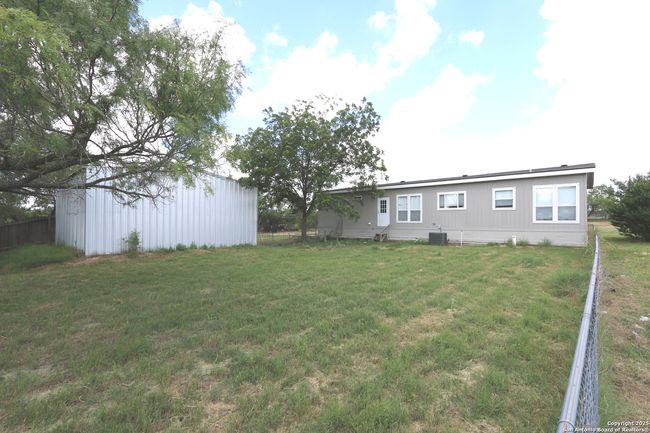 7510 Pittman Rd, House other with 3 bedrooms, 2 bathrooms and null parking in Adkins TX | Image 8