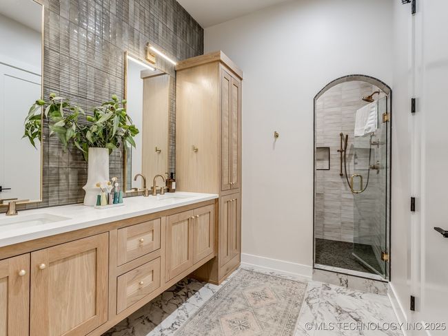 56 Center Ln, House other with 4 bedrooms, 4 bathrooms and null parking in Carlton Landing OK | Image 24