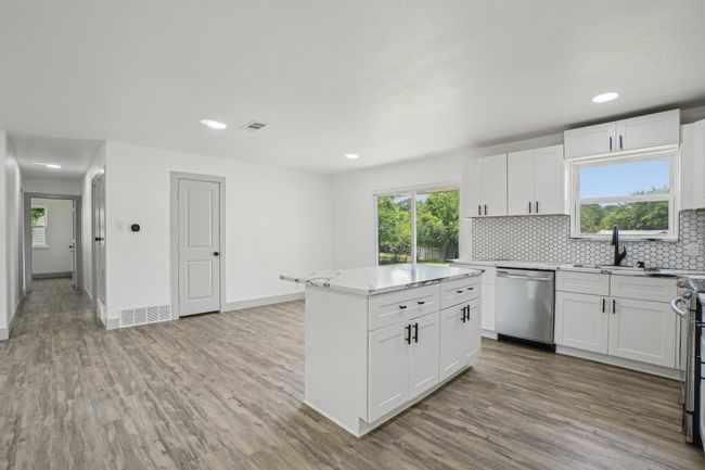 112 Gordon Dr, House other with 4 bedrooms, 2 bathrooms and null parking in Azle TX | Image 13