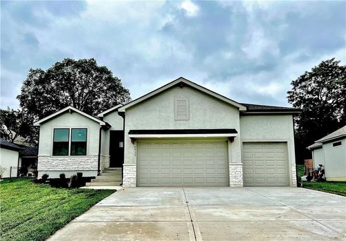 6932 Kenton St, Shawnee, KS, 66226-7819 | Card Image