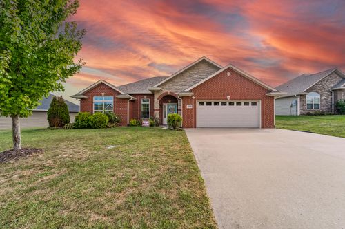 2100 Bates Creek Dr, COLUMBIA, MO, 65201-2915 | Card Image