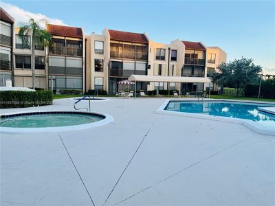 304 - 6451 N University Dr, Condo with 2 bedrooms, 2 bathrooms and null parking in Tamarac FL | Image 1