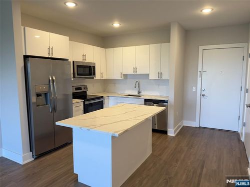 1685 Bergen Blvd, Fort Lee, NJ, 07024-2191 | Card Image