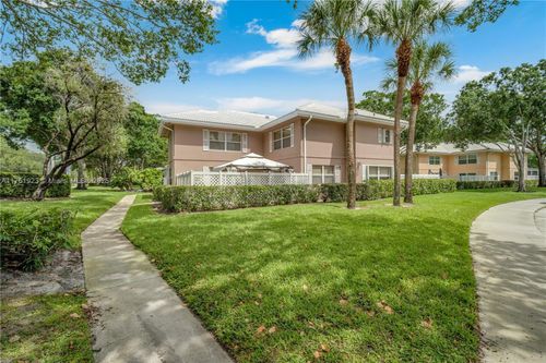 11d-3104 Kingston Ct, West Palm Beach, FL, 33409-7513 | Card Image