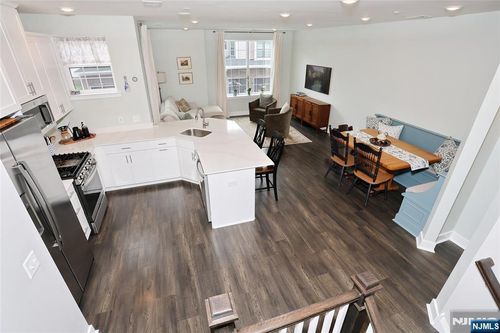 605x-54 Harvest Way, Little Falls, NJ, 07424-1272 | Card Image