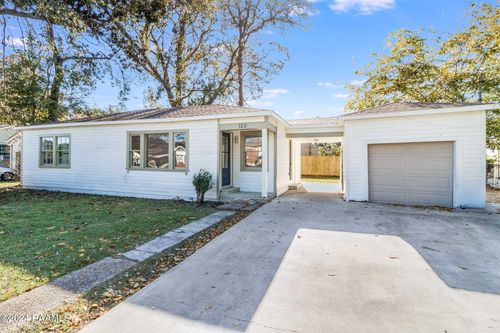 120 Oakcrest Dr, Lafayette, LA, 70503-2726 | Card Image