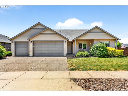 511 Paradise St, Woodburn, OR, 97071 | Card Image