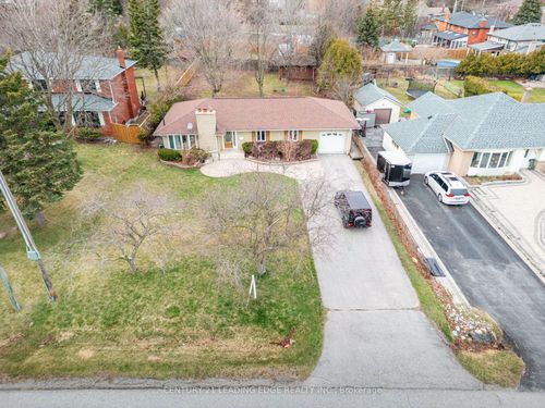 116 Broadview Ave, Whitby, ON, L1N2G5 | Card Image