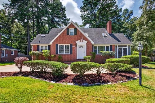 2213 Wildwood Rd, Chesapeake, VA, 23323-5040 | Card Image