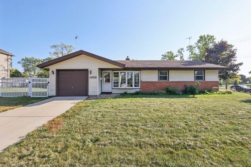1933 Whittier Ln, Schaumburg, IL, 60193-1161 | Card Image