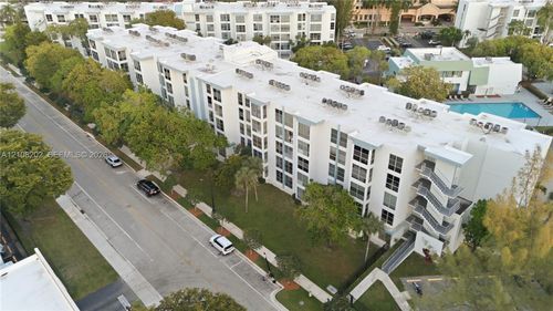 204-200 177th Dr, Sunny Isles Beach, FL, 33160-2842 | Card Image