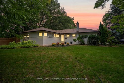327 River Side Dr, Oakville, ON, L6K3N3 | Card Image