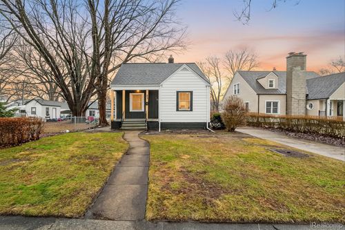 53 Eastman St, Mount Clemens, MI, 48043-2509 | Card Image