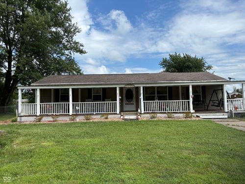 18005 Laurel Rd, Connersville, IN, 47331-8811 | Card Image