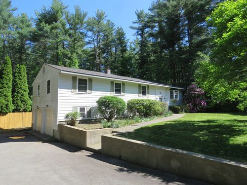 32 Oak St, Pembroke, MA, 02359-1915 | Card Image