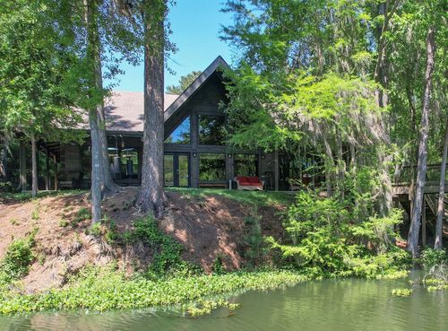 66 Artesian Ave, Cleveland, TX, 77327-8600 | Card Image