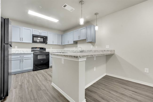 APT-201 - 6108 Abrams Rd, Condo with 2 bedrooms, 1 bathrooms and null parking in Dallas TX | Image 6