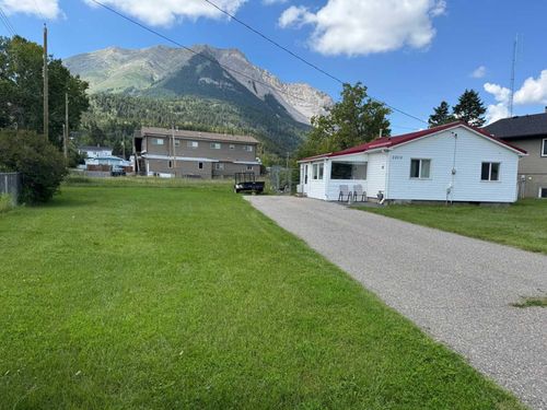 22610 10 Avenue, Hillcrest, AB, T0K1C0 | Card Image