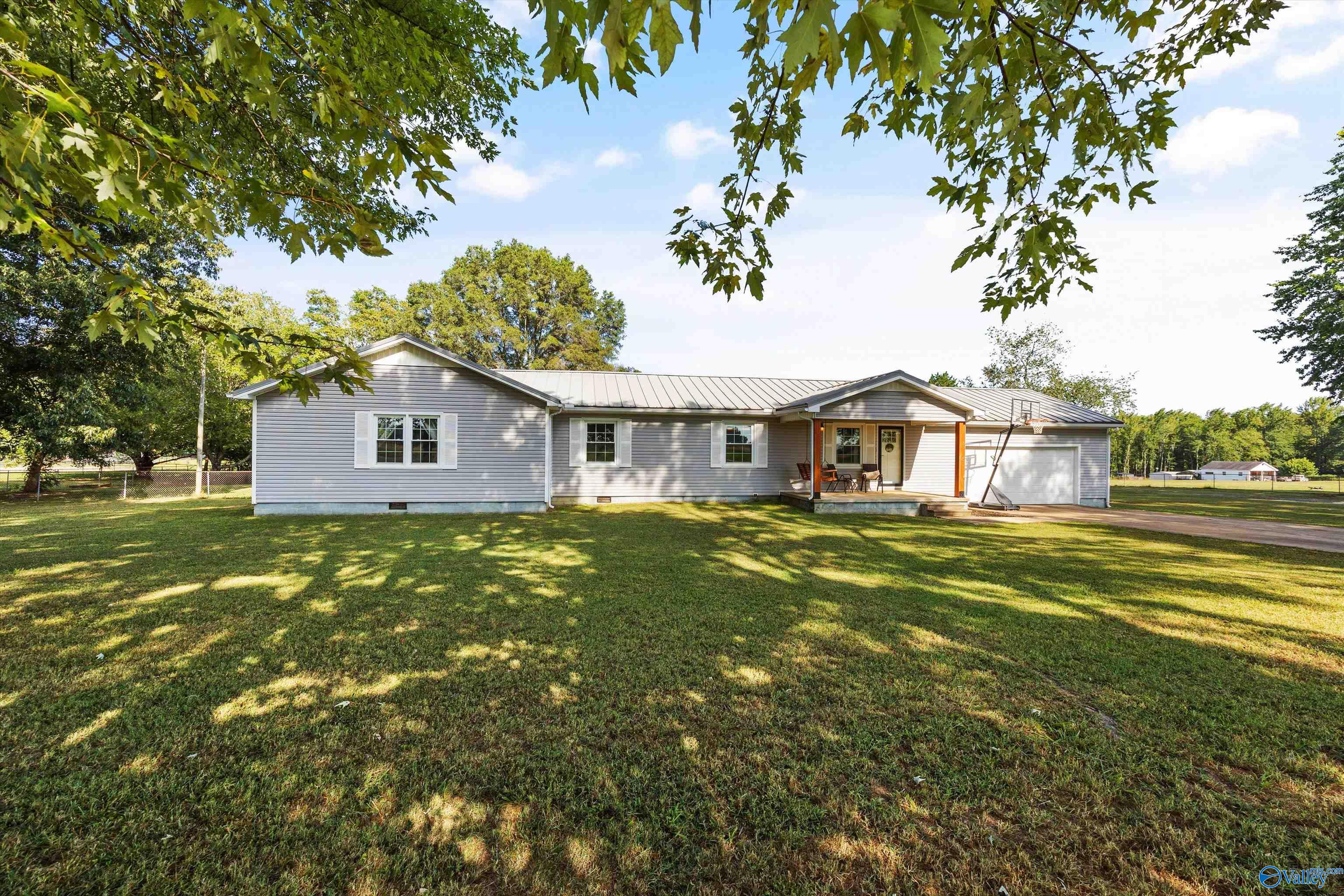 Meadows Rd, Athens, AL 35613