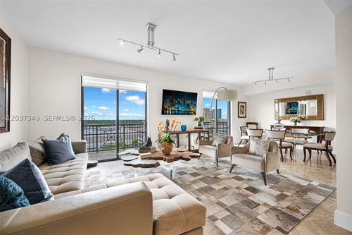 905-8390 Sw 72nd Ave, Miami, FL, 33143-7700 | Card Image