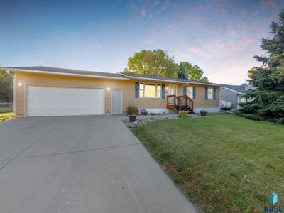 300 Hagemeyer Dr, House other with 3 bedrooms, 1 bathrooms and null parking in Tea SD | Image 1