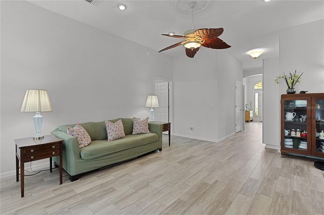 1055 Avenida Sonoma, Townhouse with 3 bedrooms, 3 bathrooms and null parking in LADY LAKE FL | Image 15