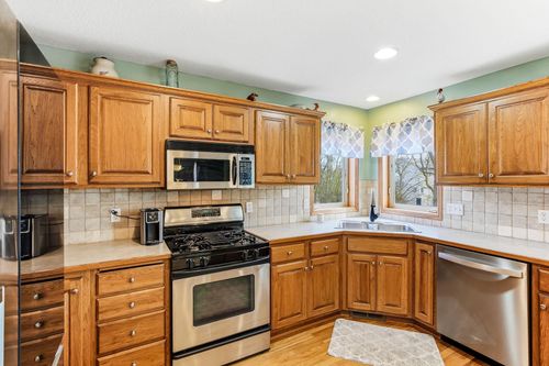 9918 Kiwi Ave N, Brooklyn Park, MN, 55443-1831 | Card Image