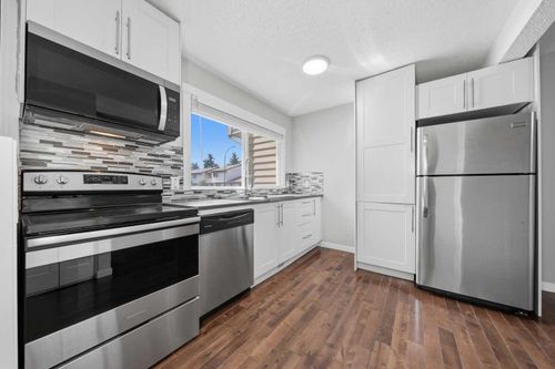 59-6100 4 Ave Ne, Calgary, AB, T2A5Z8 | Card Image