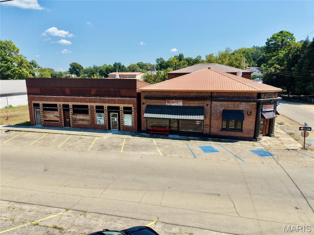 390 N Main St, Ellington, MO 63638
