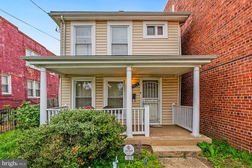 1018 45th St Ne, WASHINGTON, DC, 20019-3801 | Card Image