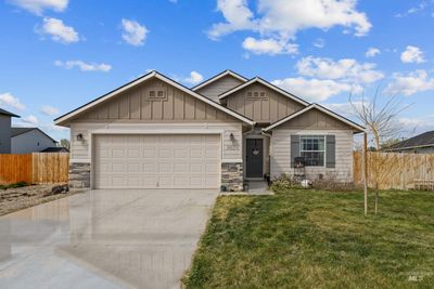 842 Sw Levant Way, House other with 3 bedrooms, 2 bathrooms and 2 parking in Mountain Home ID | Image 1