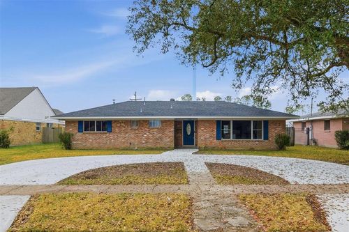 2032 18th St Street, Lake Charles, LA, 70601 | Card Image