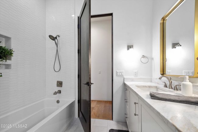 Bathroom | Image 32