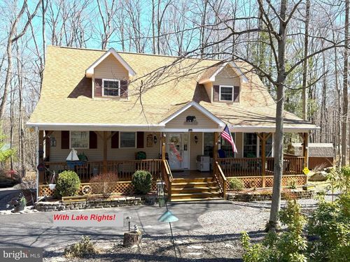 1099 Indian Dr, Lake Ariel, PA, 18436-8069 | Card Image