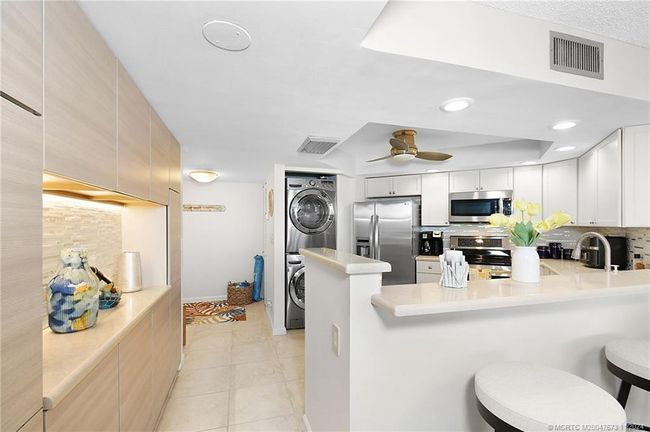 APT-206 - 9550 Ocean Dr, Condo with 3 bedrooms, 2 bathrooms and null parking in Jensen Beach FL | Image 6