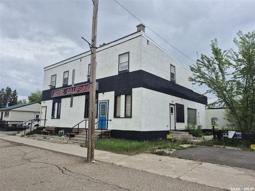 307 Railway Ave, Springside, SK, S0A3V0 | Card Image