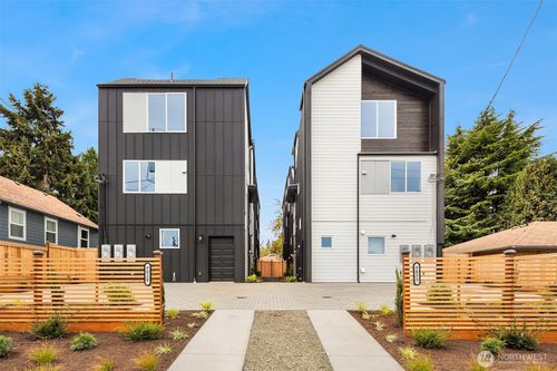 c-9029 8th Ave Nw, Seattle, WA, 98117-3202 | Card Image